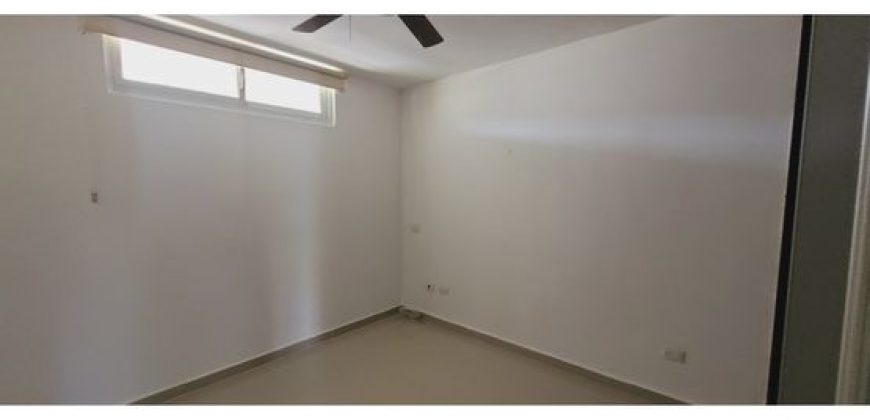 Se alquila de Apartamento en Altamira Gardens