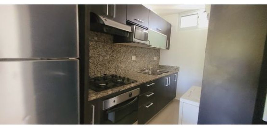 Se alquila de Apartamento en Altamira Gardens