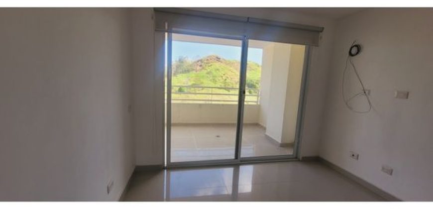 Se alquila de Apartamento en Altamira Gardens
