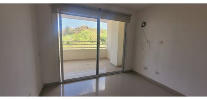 Se alquila de Apartamento en Altamira Gardens