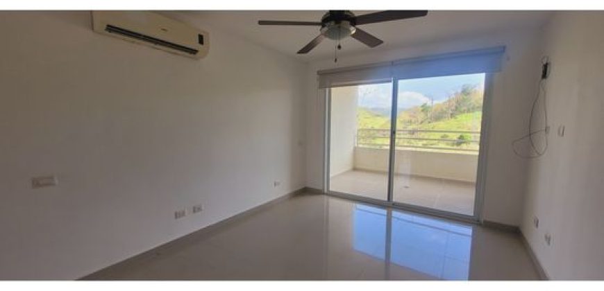 Se alquila de Apartamento en Altamira Gardens