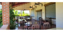Se vende Edificio para Restaurante en Santa Catalina