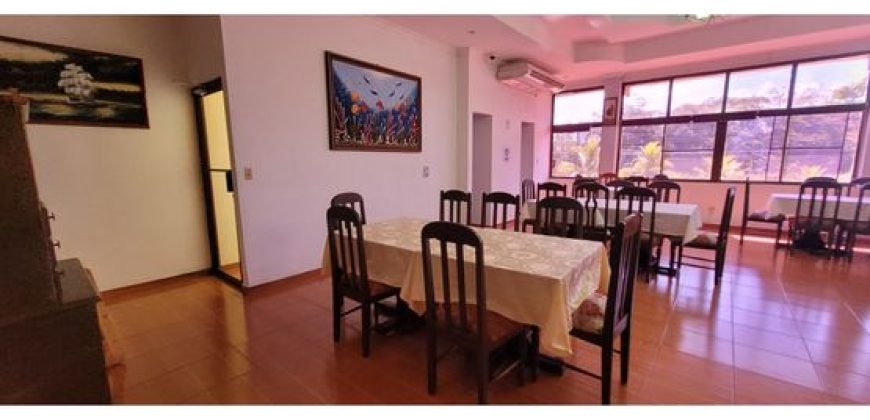Se vende Edificio para Restaurante en Santa Catalina