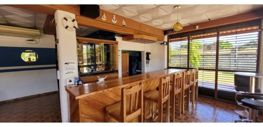Se vende Edificio para Restaurante en Santa Catalina