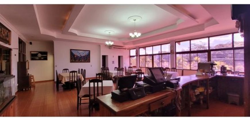 Se vende Edificio para Restaurante en Santa Catalina