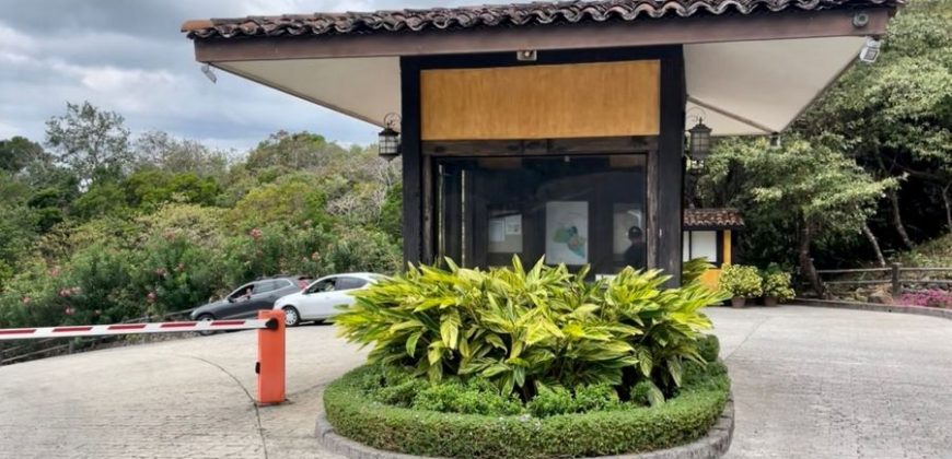 Venta de Finca en Rancho Santa Fe con garita de seguridad