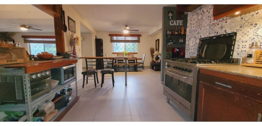 Casa para alquiler en Ancon 4 habitaciones con Jardin amplio