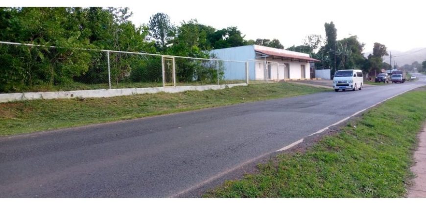 Venta de Terreno con Nave industrial y locales 1600mtrs