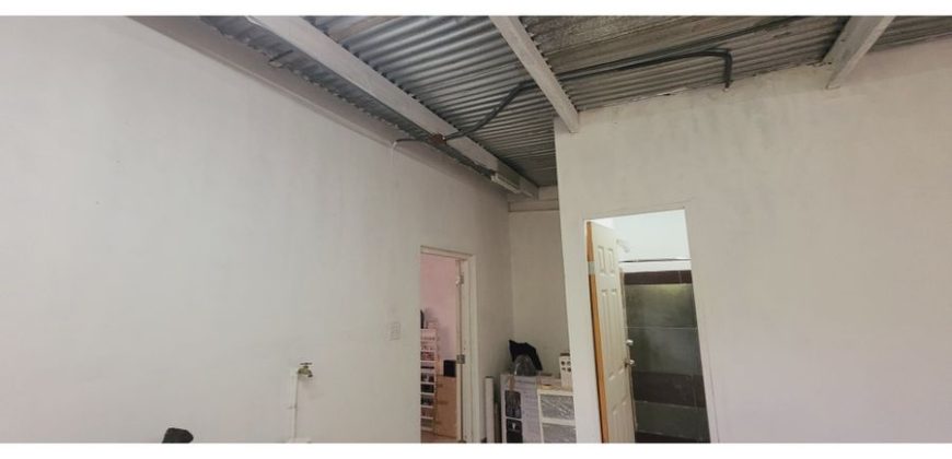 Venta de Terreno con Nave industrial y locales 1600mtrs