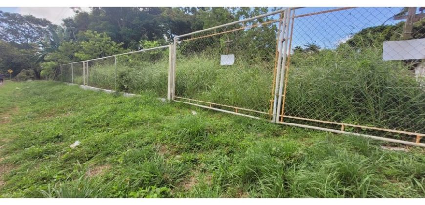 Venta de Terreno con Nave industrial y locales 1600mtrs